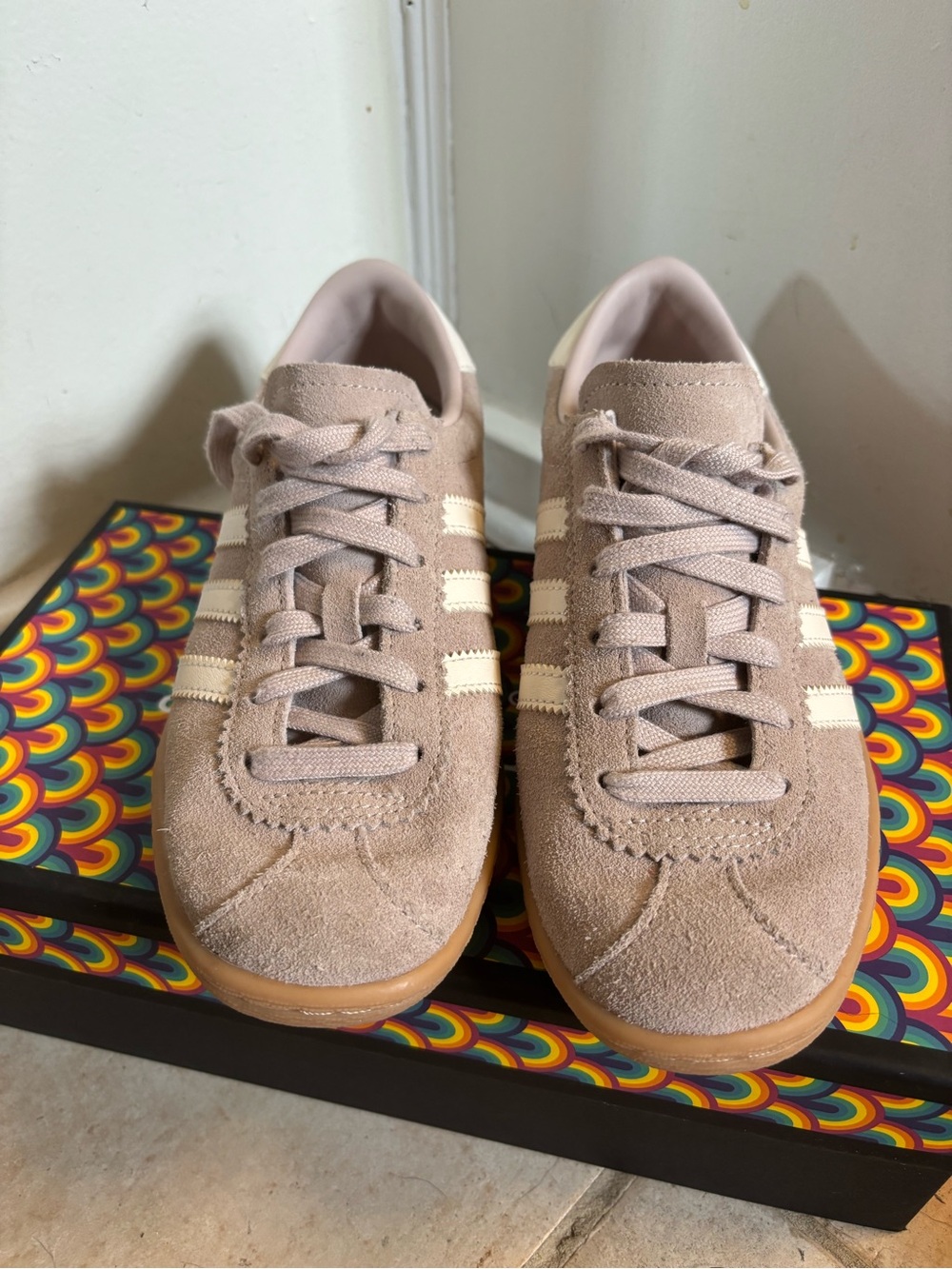 Adidas Stadt Wonder Taupe Sneakers 6 - Picture 2 of 5